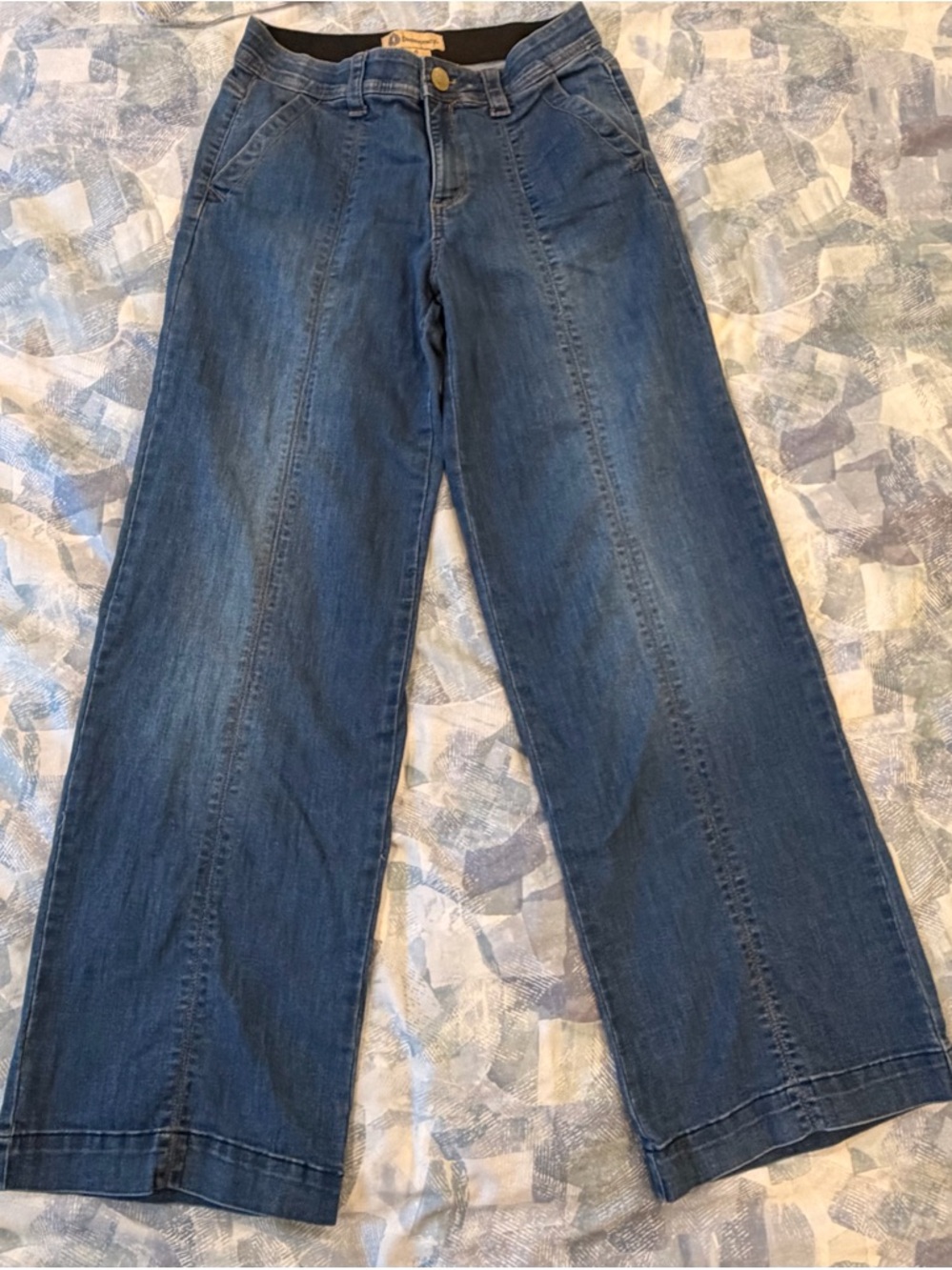 Democracy Wide Leg  Medium Wash Jeans W/ An Technology- Sz 6